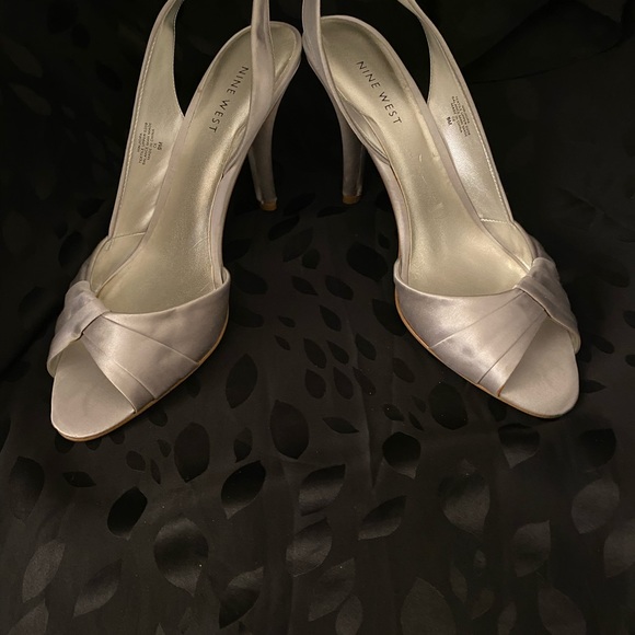 Silver evening shoe - Picture 9 of 11